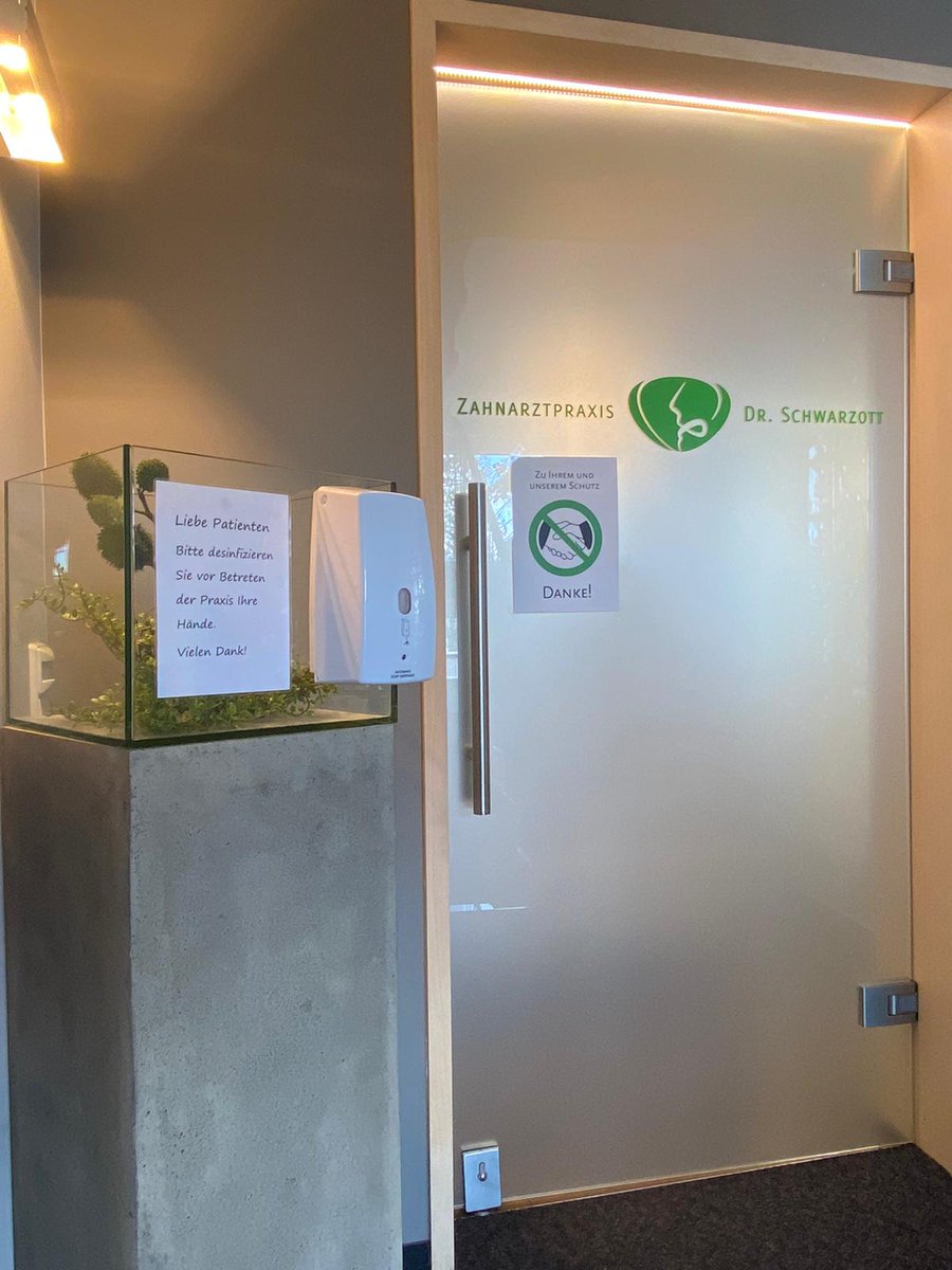 Durch unsere hocheffiziente Hygienestruktur und unsere Terminorganisation als Bestellpraxis, haben wir für unsere Patienten das Risiko, während eines Praxisbesuchs mit Covid-19 (Coronavirus) in Berührung zu kommen, auf das möglichste Minimum reduziert. schwarzott.de/news/2020/03/z…