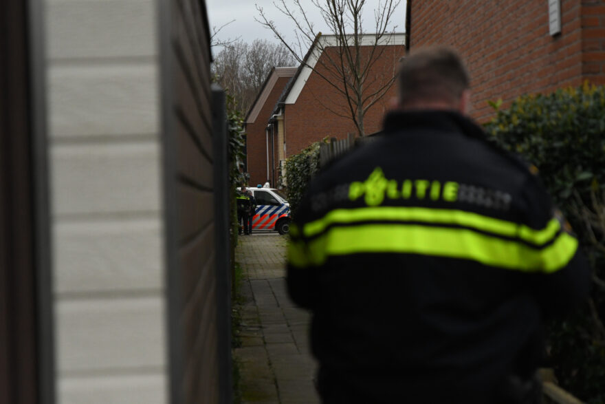 Grote politie inzet bij woning.