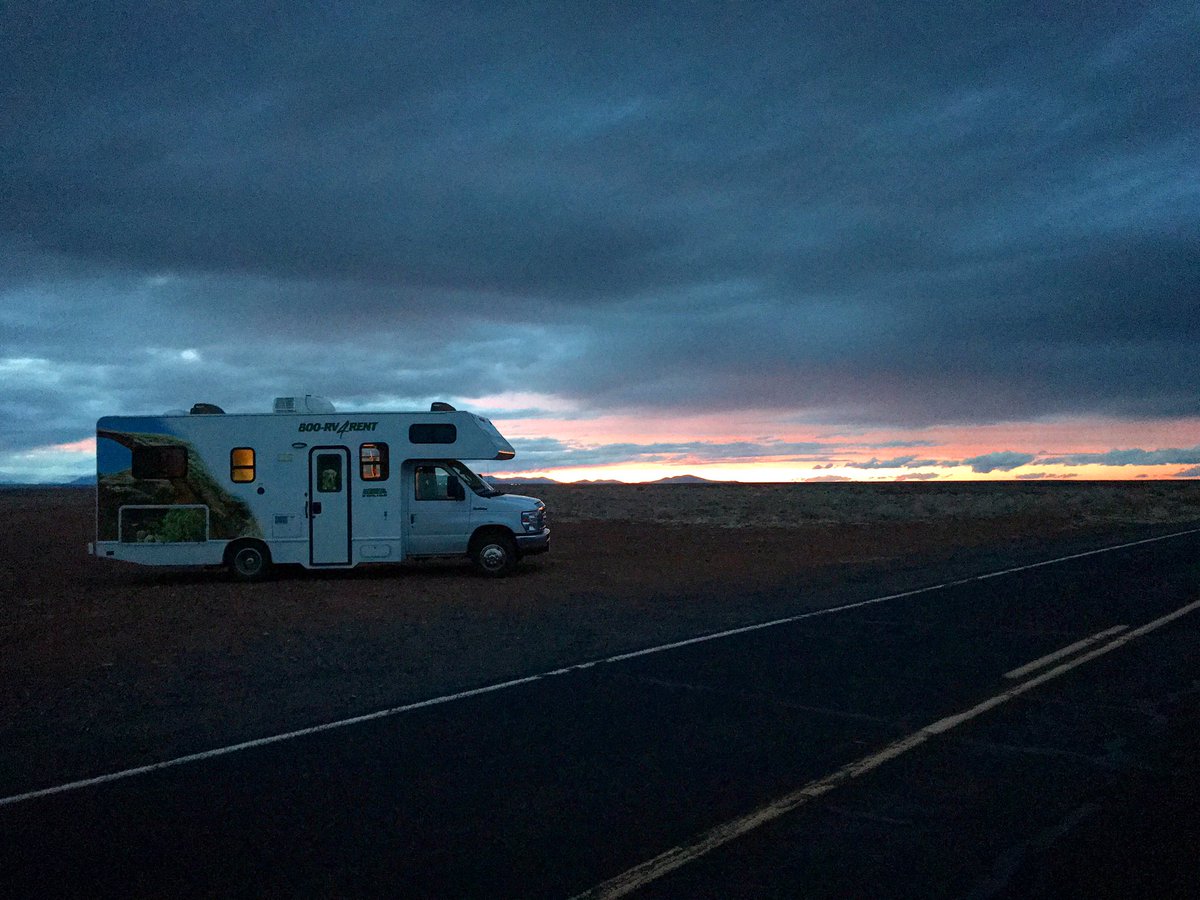 Sunset! #meteorcrater #monument #monumental #arizona #roadtrip #trip #Travel #roadtravel #nationalparks #NationalPark #familytravel #rv #Cloud #red #USA #cruiseamerica #sunset #rv #rvtrip #rvtravel