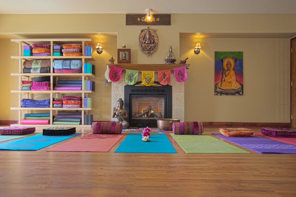 Heading to the @TorontoYogaShow this April? So are we! 🧘🏻‍♀️

Be sure to stop by our booth for our selection of bath bombs and other goodies, plus, your chance to win a two night trip for two! ✨

See you there April 3-5. 💛