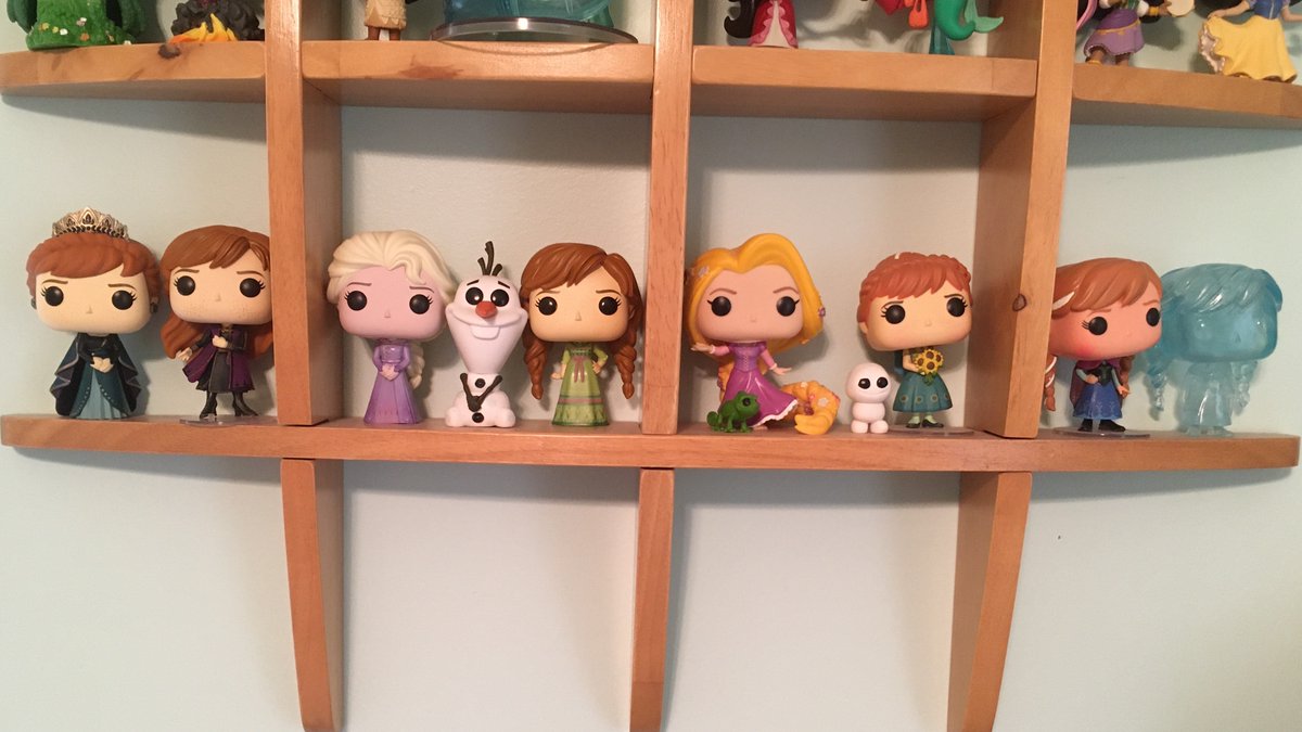 funko pop queen anna