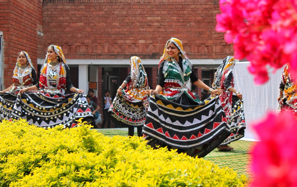 SMCCVSDU's tweet image. The #NCC Naval Wing of #CVS organised its annual fest " #VARUNAM" on 2nd Mar'20. Major D.P. Singh(Retd) and Mrs. Rachna Bisht were the chief guests of this event. More than 15 colleges participated in various competitions and made the fest a grand success.
Jai Hind!