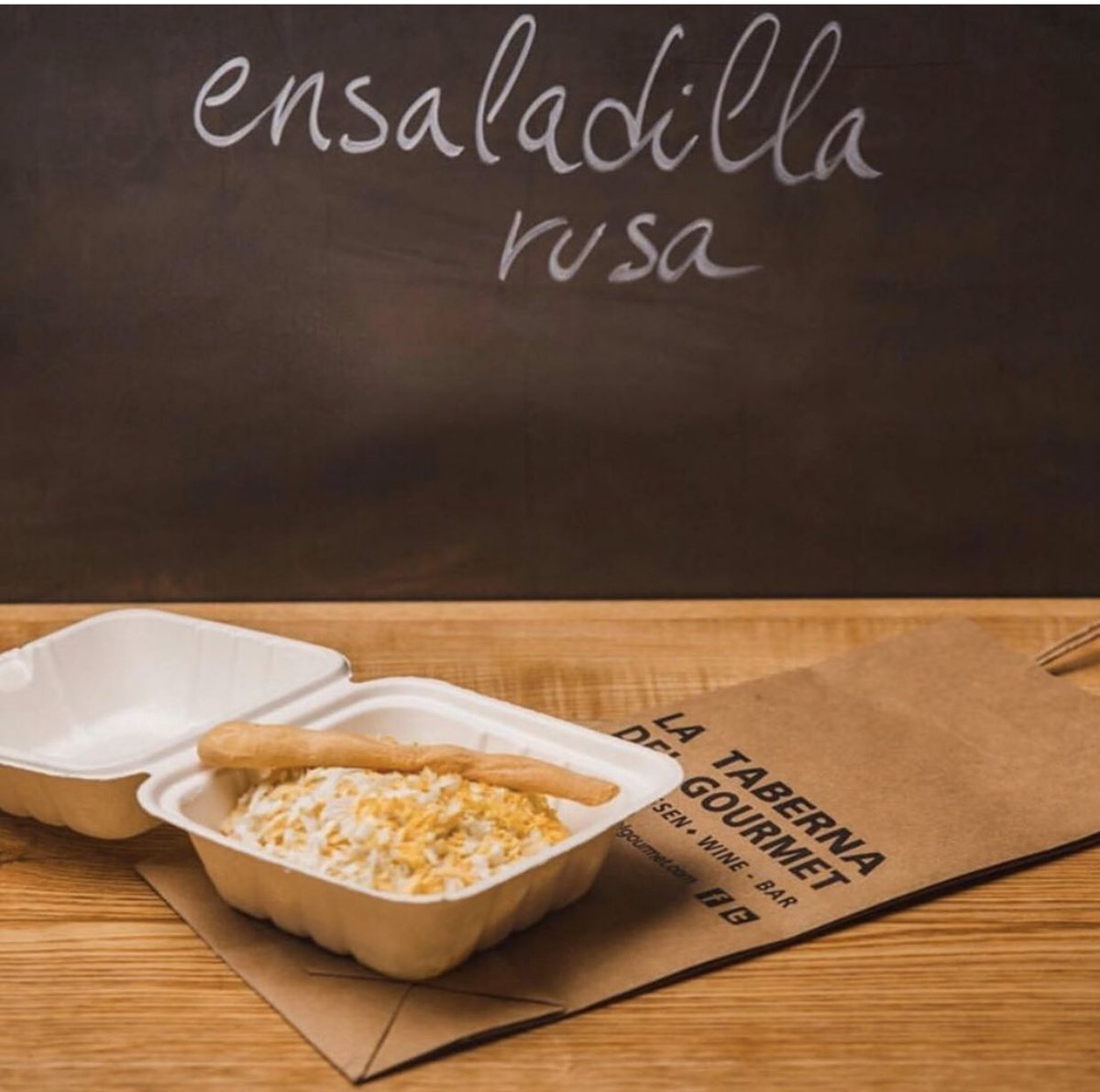 Aunque estamos cerrados, os seguimos atendiendo a través de <a href="/glovo_es/">Glovo</a> 👉🏻 búscanos en la app de <a href="/glovo_es/">Glovo</a> 👉🏻 haz tu pedido de la carta de #latabernadelgourmet 👉🏻 Te lo llevamos a casa con todas las garantías de higiene y seguridad  #takeaway #comidaadomicilio #latabernadelgourmet