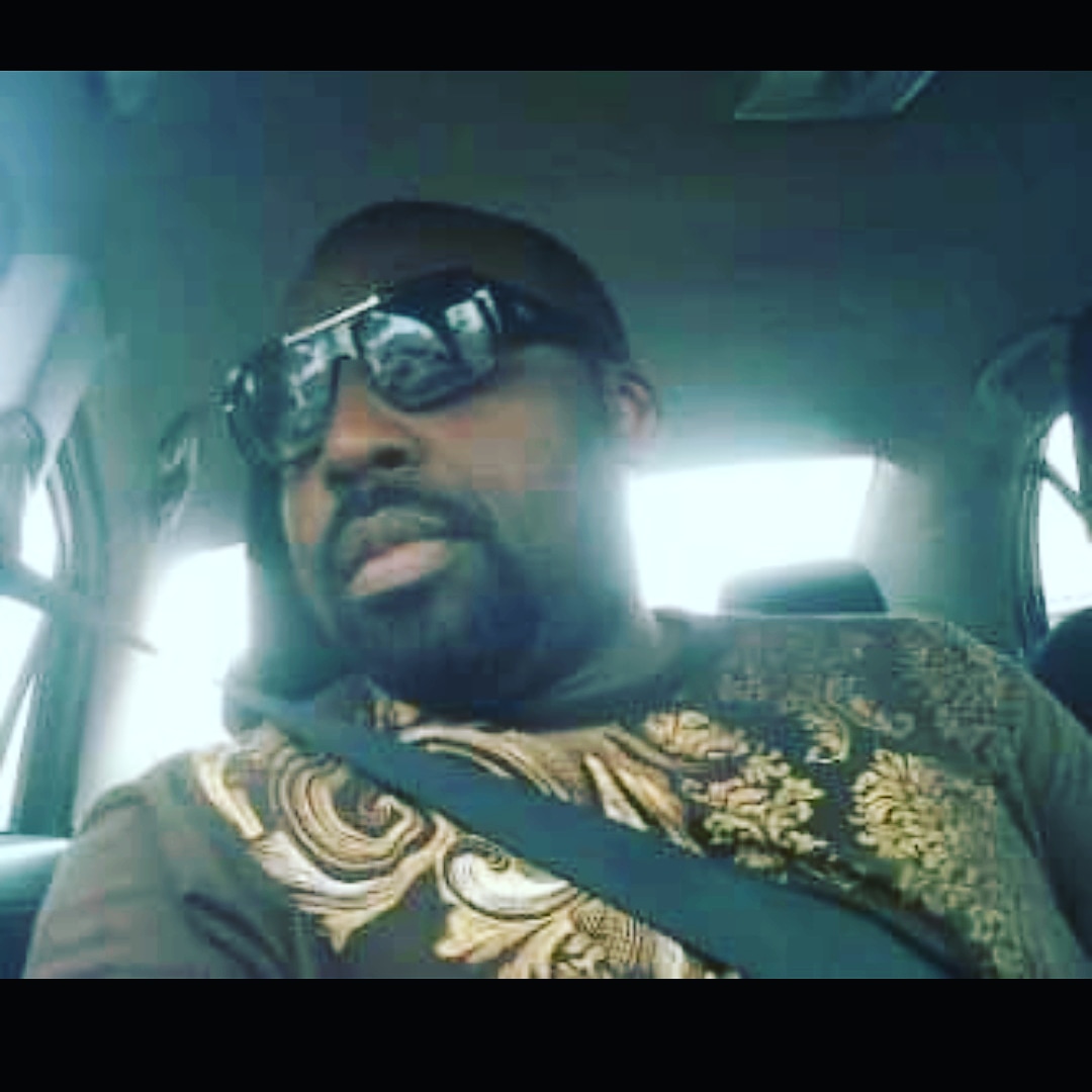 iysydney's tweet photo. How beautiful opening ur social media Handles n bumping into classic throw back pixs/Videos of u way back n da day! I sha Love this look for ever u know Lol the #RoundHousebeards #Tohbad #Tosexy https://t.co/mgJ6GGwqdE