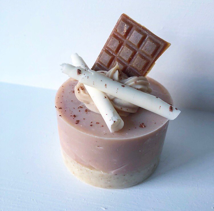 CJSoapDesign's tweet photo. Patisserie soap. All natural, vegan handmade soap. Visit https://t.co/lvmX9fEyj4 #catherinejanesoap #handmadesoap #soap #patisserie #weddingsupplier #weddingfavours #weddinggifts #luxurygifts #luxurylifestyle #bathroomstatement #naturalingredients #vegan #skincare #soapdesign https://t.co/yolv3C0fr1