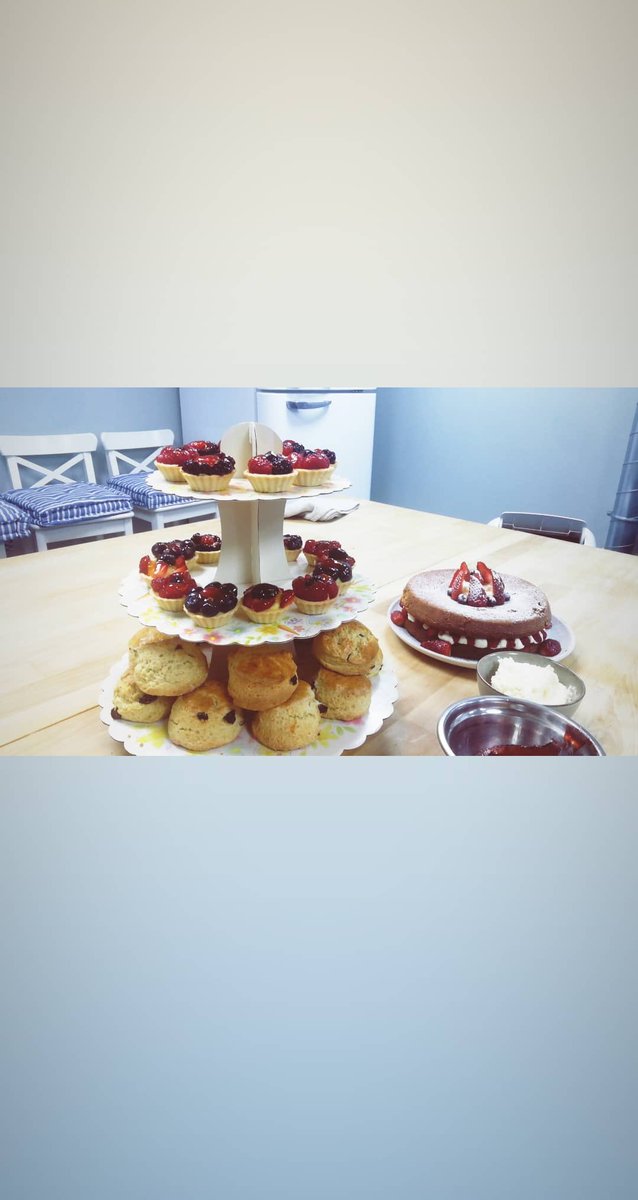 ForestsideCSchl's tweet photo. Fabulous Hen Do Bake Off Party today, lots of happy girls and lots of yummy sweet things π°π«πππβ€οΈ #hendos #henparty #henparties @chef_jeffers #sweetthings #victoriasponge #fruittartlets #scones #northernireland #ireland #uk #greatfun https://t.co/LOmb8O7gCd