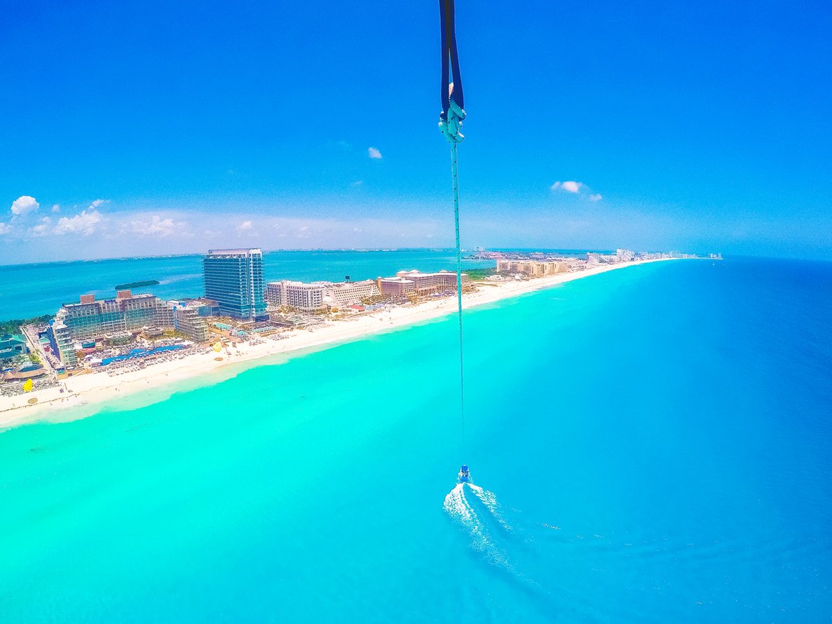 HRHCancun's tweet photo. Paradise from the top. #HRHCancun
(Thanks to mickeysviews 📸) https://t.co/nqQ0TxJHaP