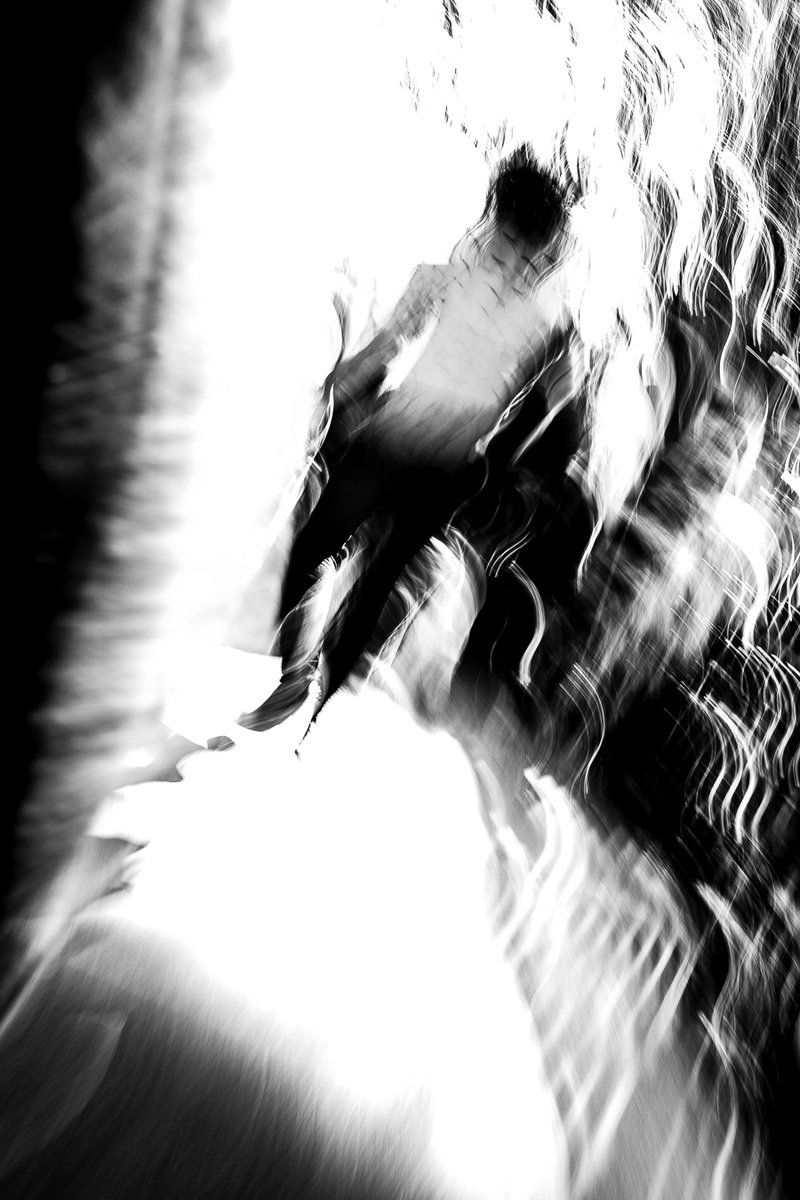siqlucianophoto's tweet photo. Sem Título | Rio de Janeiro, 2020
#doubleeyeedge #abstractphoto #friendsinperson #masterofdarkness #justelimage #photoabstract #modernphotography #blurwillsavetheworld #minimalist #binded #editgrammer #lucianosiqueira https://t.co/pIRkk7vEll