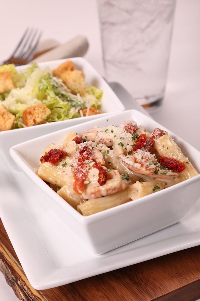 WaiterDotCom's tweet photo. #Milpitas Let @MacaroniGrill cater your next event. Click to order and we'll deliver https://t.co/rgE83sRhOQ https://t.co/npuhxZqNUF