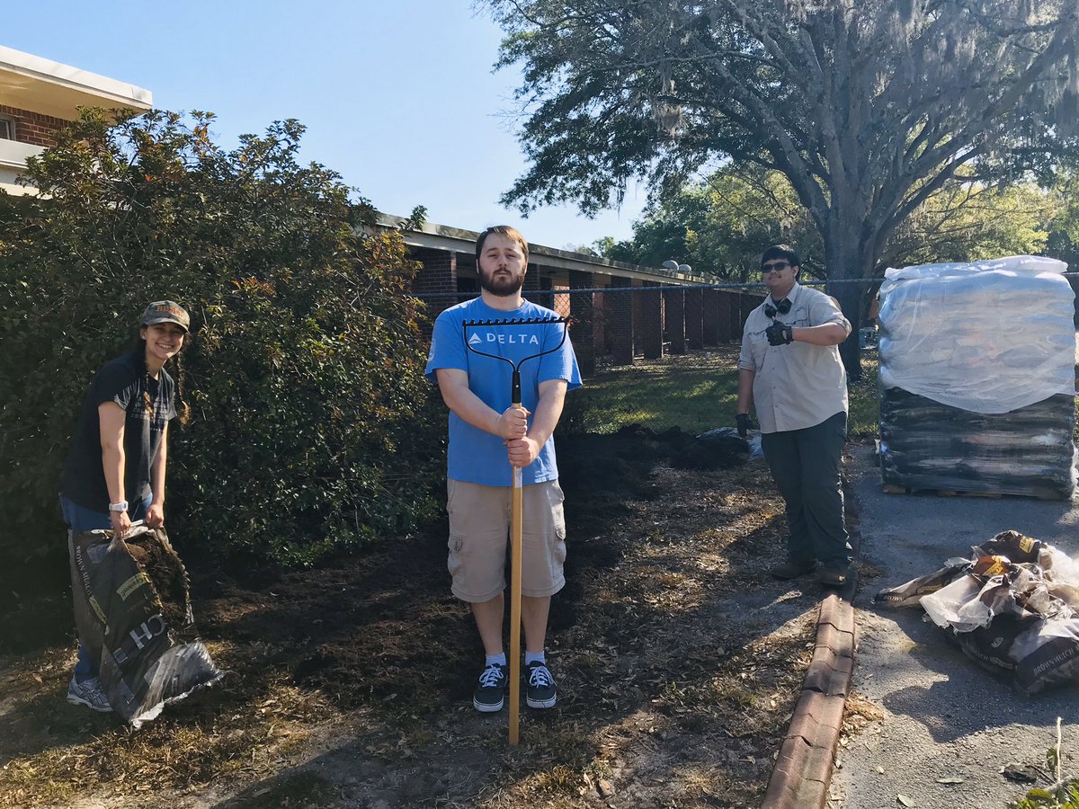 Lori Branham tweet media