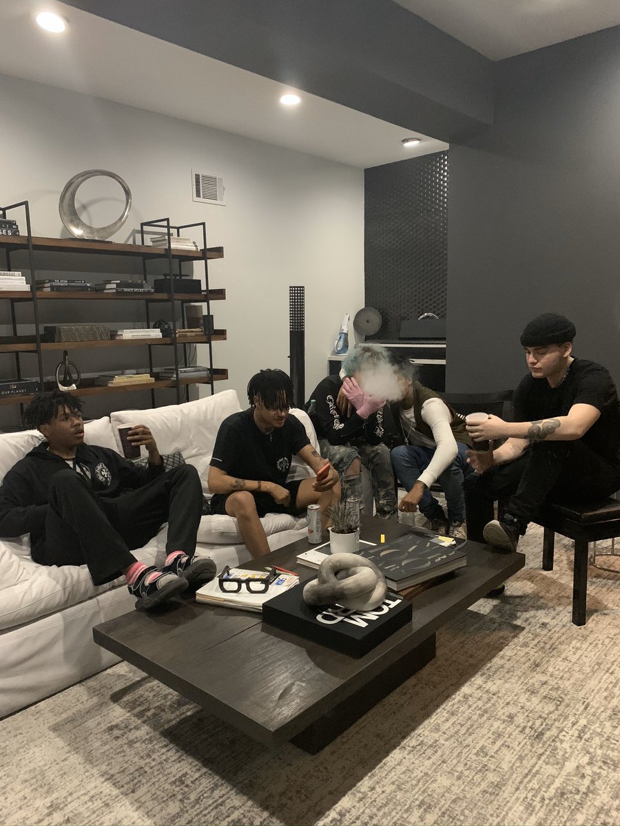 yeat1_'s tweet photo. Trisical 👽 https://t.co/t6znQ0hv98