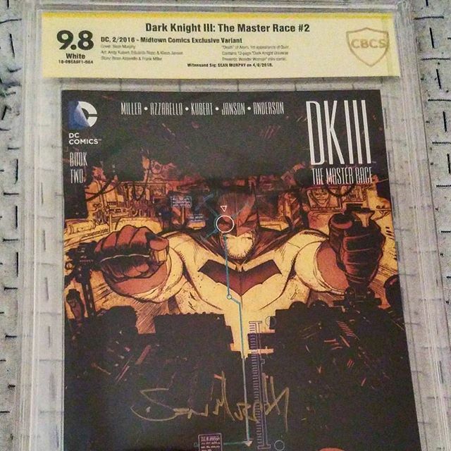 sin_potter's tweet photo. Just picked this up last night I'm always a sucker for a good graded sean Murphy cover.... itsa spicey #comicbookart #comiccollector #art #slabbedcomics https://t.co/vv0cEPmswN https://t.co/c6WNfD5GWp