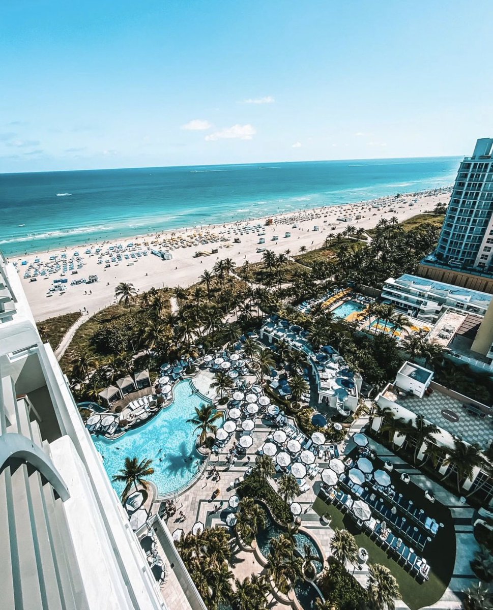 Miamimagazine's tweet photo. Staycation views! #MiamiMagazine #Miami #Views #MiamiBeach #Weekend #Staycation photo by @dcfoodporn https://t.co/7snkKU93vV