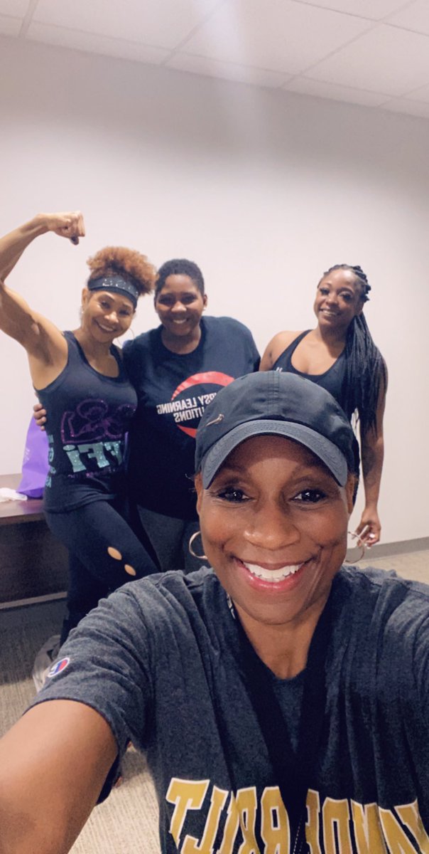 tmgpc's tweet photo. We had #FitnessFriday at #TMGPC yesterday with @CarlaFields3 !!! Wow. Just WOW.
#TeamCFFI #FitnessMotivation https://t.co/Mv3atffOvb
