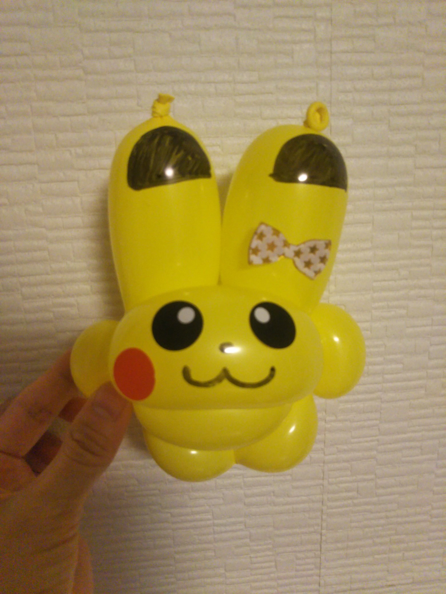 わっこ Ar Twitter もうすぐ旅立つ先輩のお子さんが ポケモン好き ということで ささやかなプレゼントに バルーンアートを 何をあげたら喜んでもらえるか 今週はポケモンの研究ッ 手始めに ピカチュウ と ポッチャマ アッ ピカチュウのほっぺが片方剥がれ