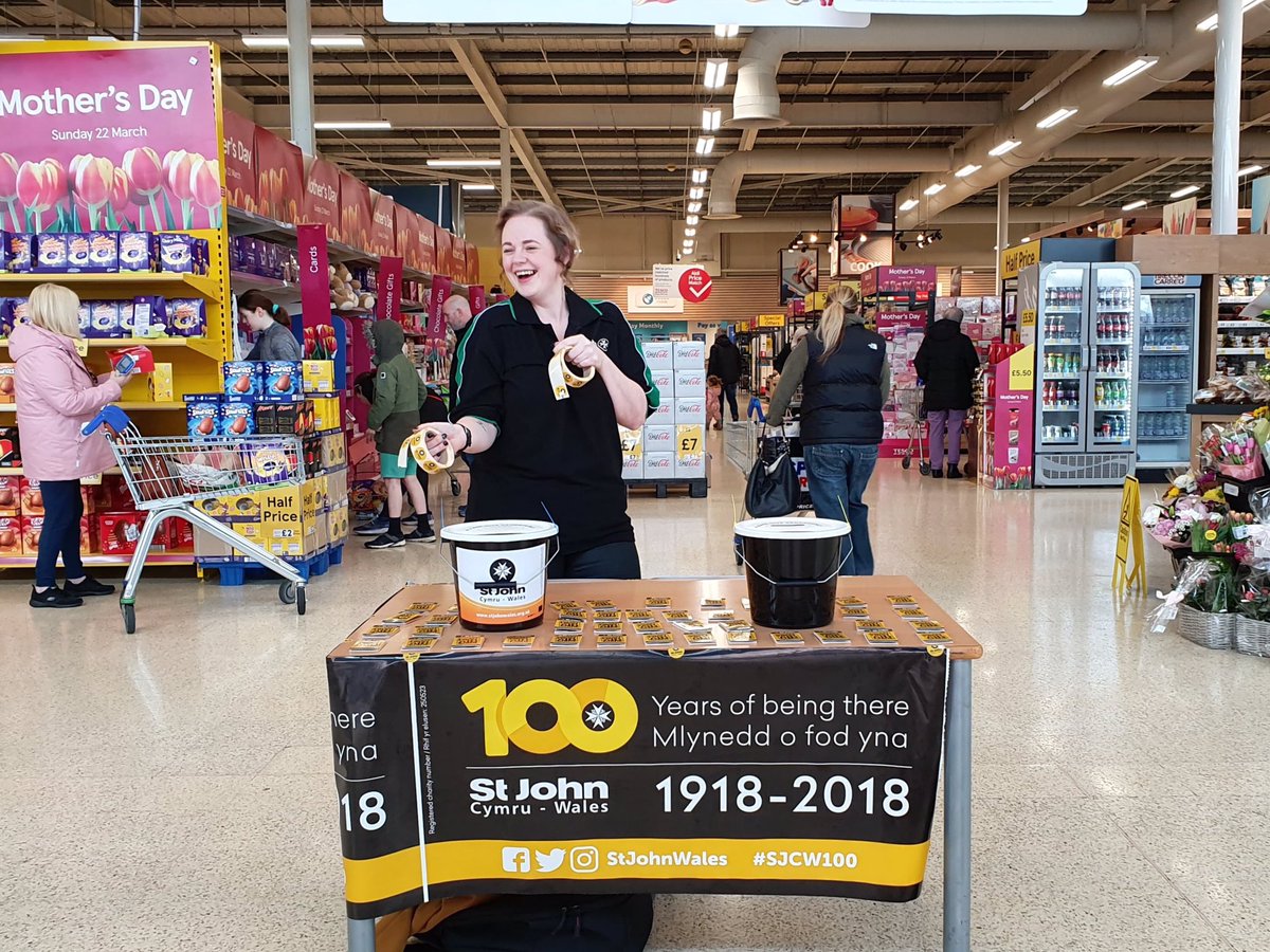 SJACCityCardiff's tweet photo. And that’s a wrap! Thank you to @Tesco Pengam Green for having us today in your store to raise essential funds for our division 😁👍 Thank you to Danny, Jess, Christina, Sam and Ieuan for helping out today and engaging with our local community 🤩🙏 https://t.co/yEDB07nSiD