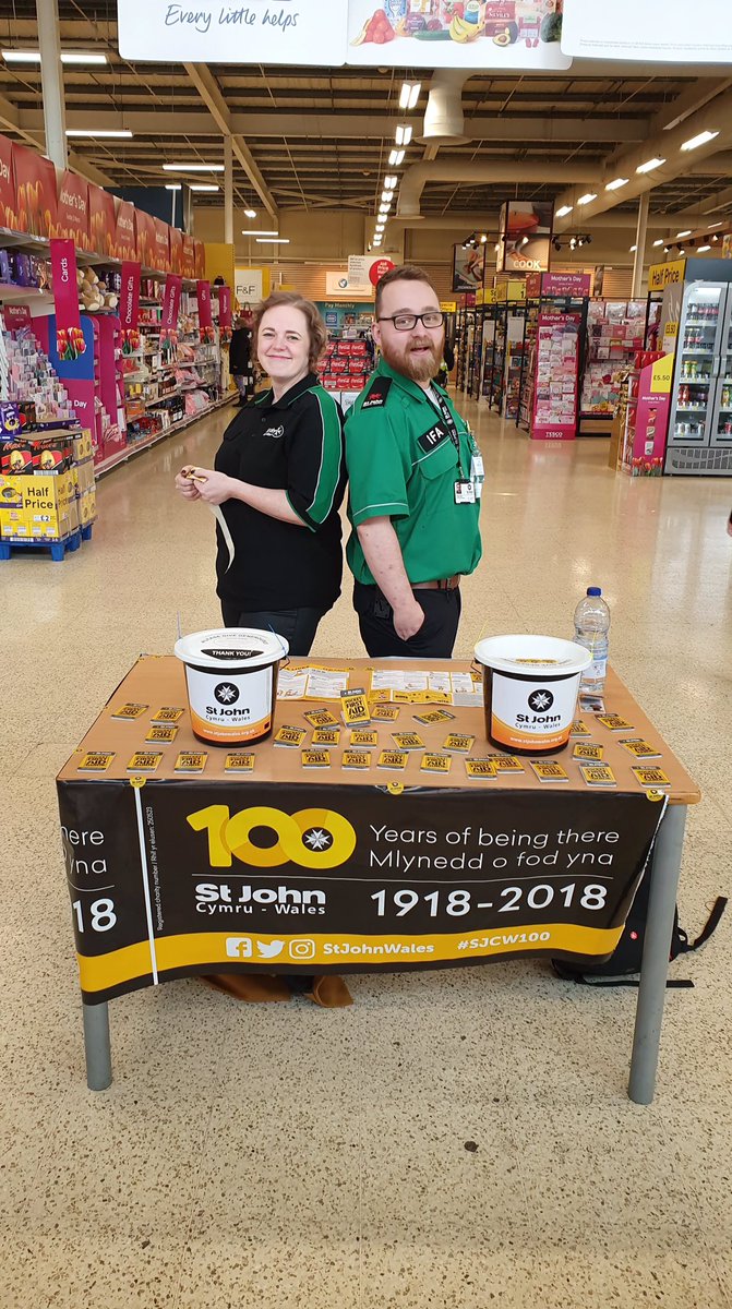 SJACCityCardiff's tweet photo. And that’s a wrap! Thank you to @Tesco Pengam Green for having us today in your store to raise essential funds for our division 😁👍 Thank you to Danny, Jess, Christina, Sam and Ieuan for helping out today and engaging with our local community 🤩🙏 https://t.co/yEDB07nSiD