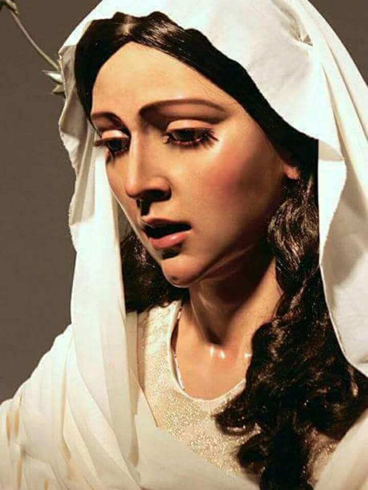 Confiando en el poder de la oración, unamos nuestros rezos por los enfermos, por sus familias, por los responsables de su cuidado.

Es SÁBADO...Madre de la Aurora, ruega por nosotros.

#FelizSabado #CofradiasMLG #CoronavirusESP #COVIDー19