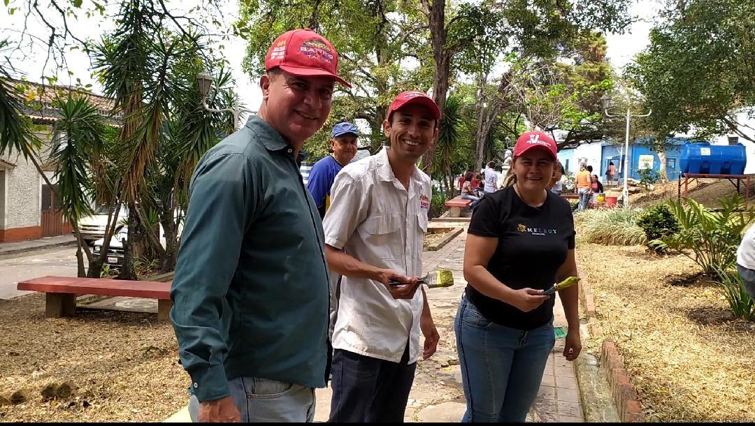 BNBTTACHIRA's tweet photo. #EnVídeo | Cumpliendo órdenes de @RaulAlfonzoP en atención a #SanCristobal se continúan los trabajos de rehabilitación y mantenimiento de la Plaza Garbiras en conjunto con el #poderpopularalfrente @FMArbolTachira @cletachira_ @MppObras @MiliciaBV1
@NicolasMaduro
@FreddyBernal https://t.co/TxVcEr9Dm5