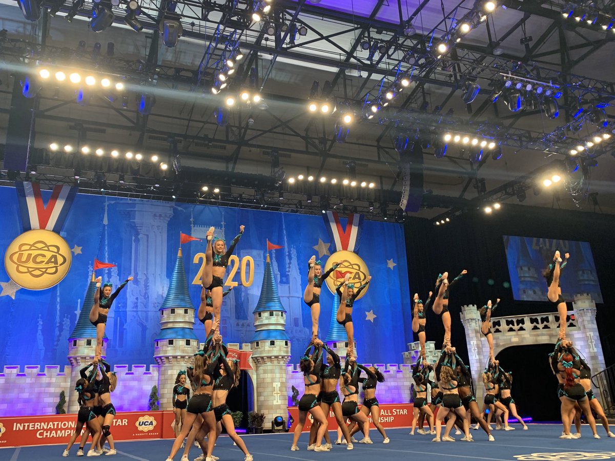 UCAupdates's tweet photo. L6 Senior - Large Cheer Extreme  - Senior Elite just SHUT IT DOWN here at #UCAallstar !!!👇🙌🤩 https://t.co/bYFZYtj09Z