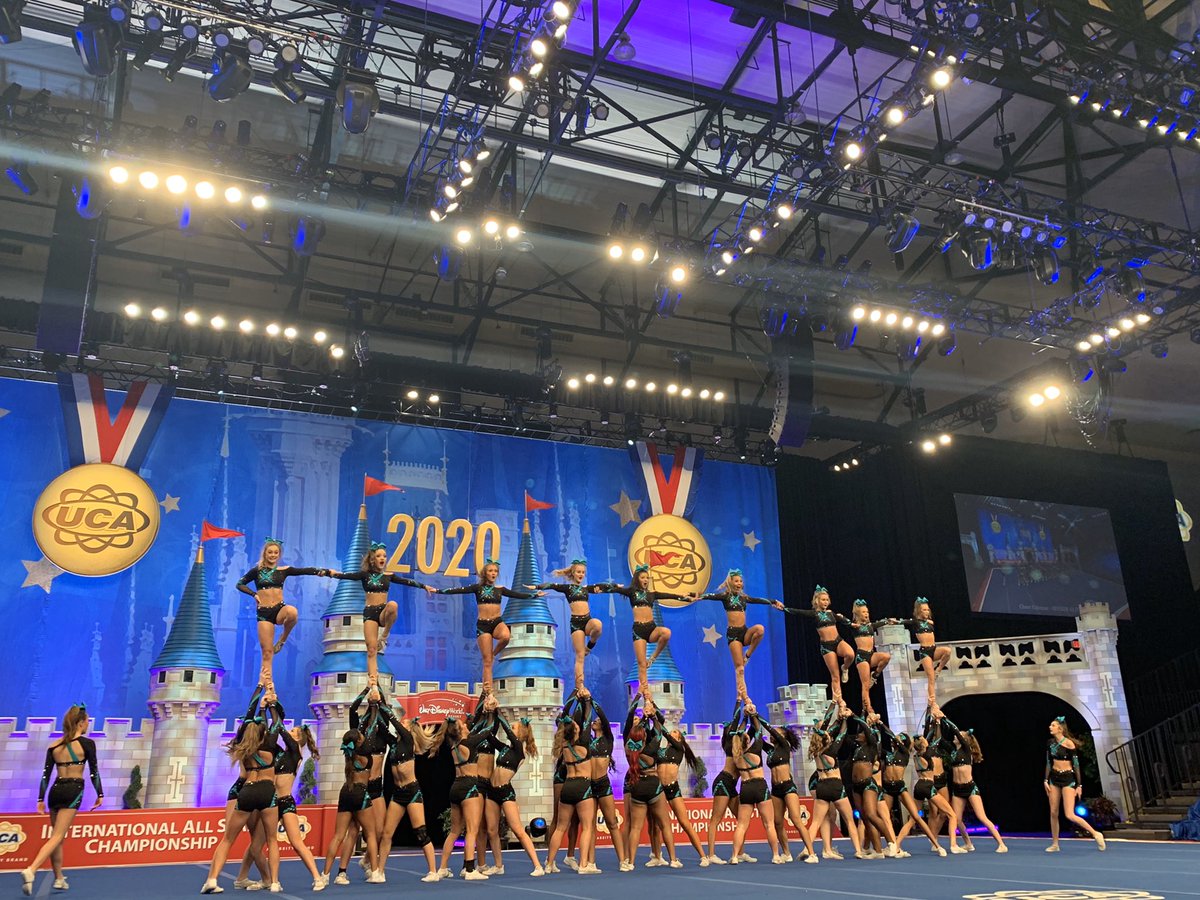 UCAupdates's tweet photo. L6 Senior - Large Cheer Extreme  - Senior Elite just SHUT IT DOWN here at #UCAallstar !!!👇🙌🤩 https://t.co/bYFZYtj09Z