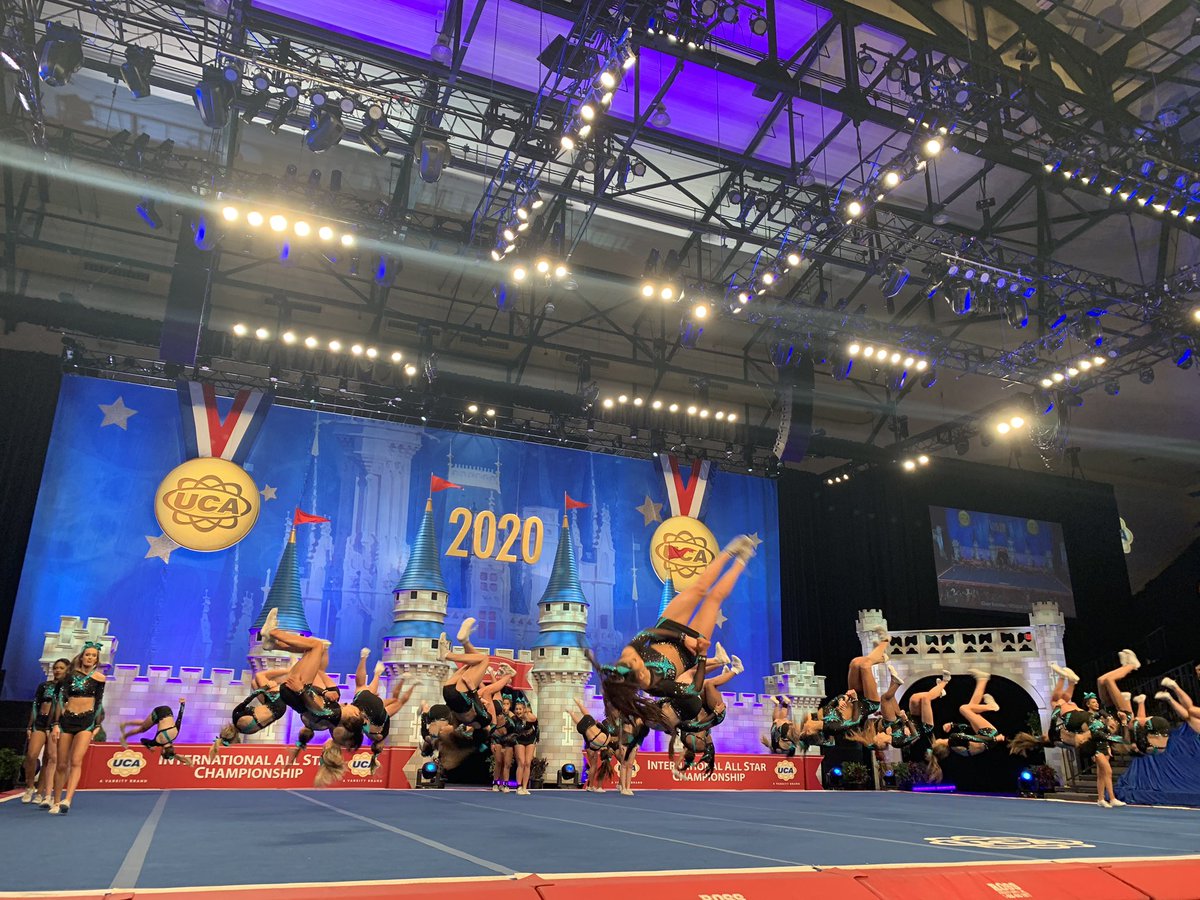 UCAupdates's tweet photo. L6 Senior - Large Cheer Extreme  - Senior Elite just SHUT IT DOWN here at #UCAallstar !!!👇🙌🤩 https://t.co/bYFZYtj09Z
