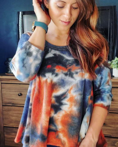 PoofApparel's tweet photo. @stylin_on_budget’s does it up with the dye. https://t.co/0Tzn9cZCyE
