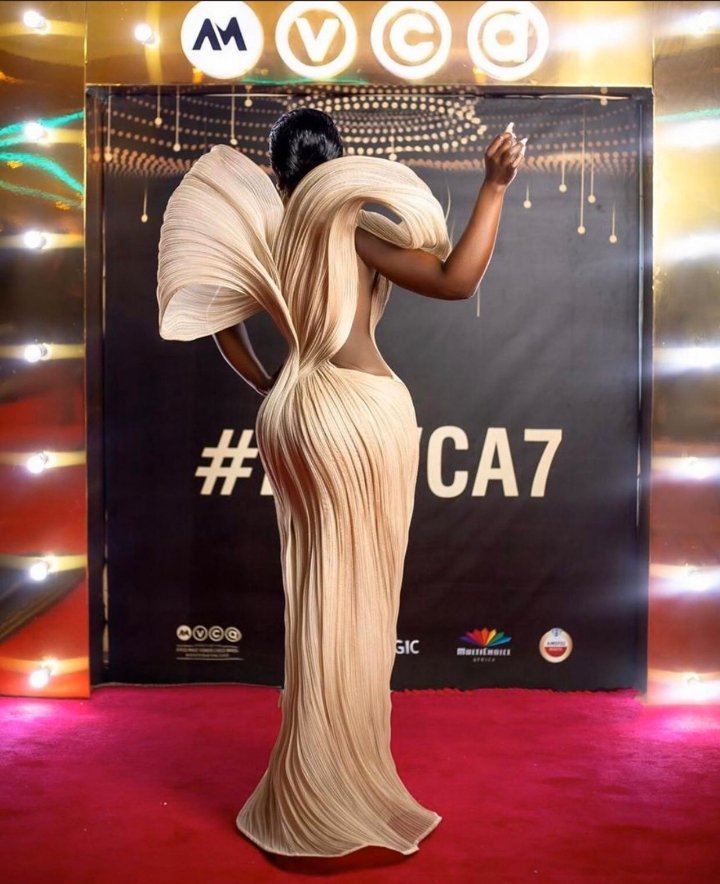 FezzyZama's tweet photo. #AMVCA7  #DStvMVCA I don't know her... but uyanyisa moghel 🔥🔥🔥👌❤ https://t.co/0uLb0ekTqK