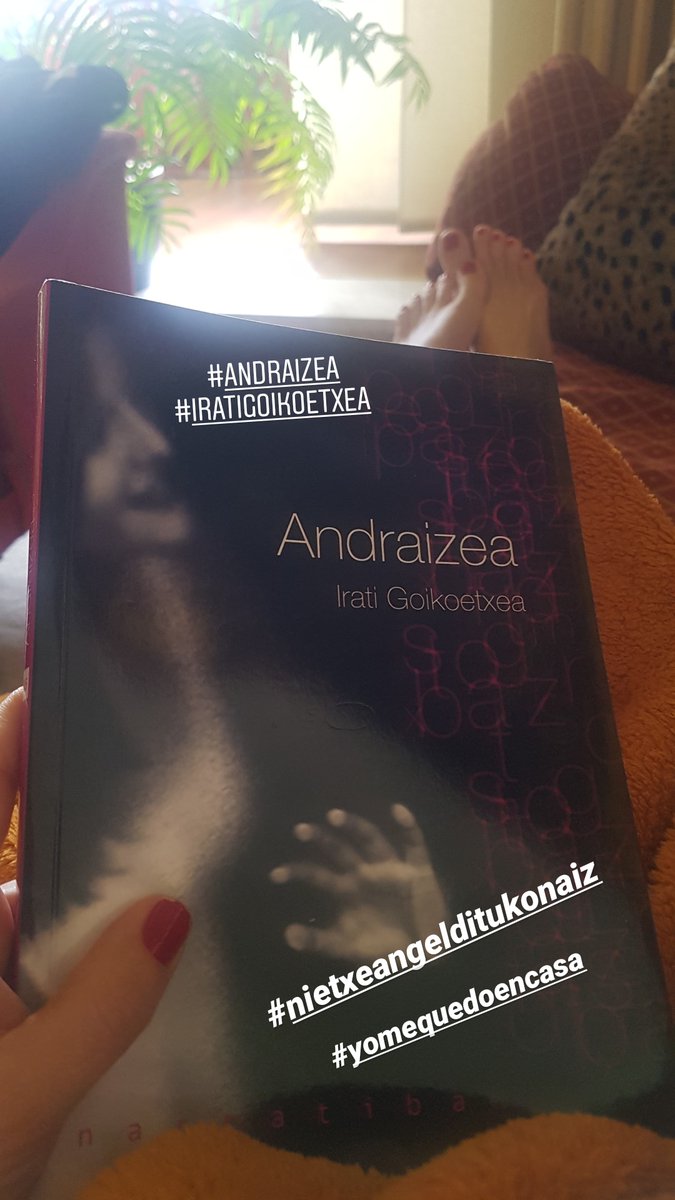 AitziGarmendia's tweet photo. Bidaiatzeko beste modu batzuk; hitzak, irudimena, sormena. #nietxeangeratukonaiz #iratigoikoetxea #andraizea @iratigoikoetxea https://t.co/BsnObHffp6