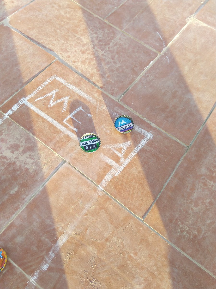 jfpersonalcases's tweet photo. Tirando de clásicos en la terraza de tender. @alejanvalverde y @RodcrisMar disputando el sprint.

#YoMeQuedoEnCasa https://t.co/c125wwyFBA