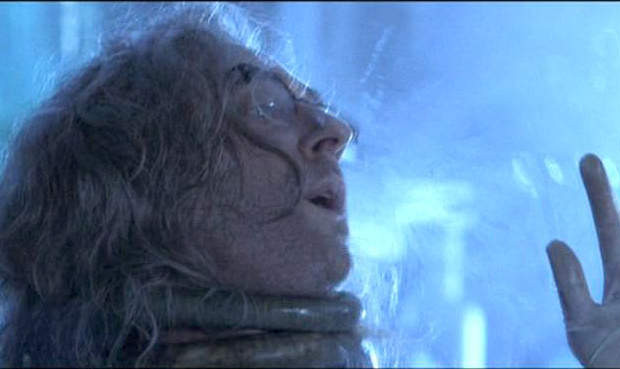 It doesn't help that De Blasio's sign language guy looks like the scientist from Independence Day who gets taken over by the alien with the tentacles. #coronavirus