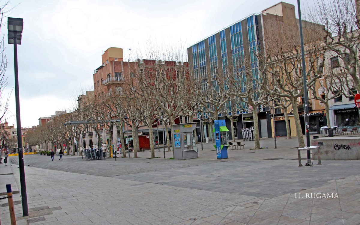 lluisrugama's tweet photo. COVID 19 PODREM AMB TU.
Avui a les 17 hores.
#ruguifoto #projectecels50 #quenoparilamaquina #fotoperiodisme #fotodecarrer #Mataró #confinatsacasa #covid19 #joambquedoacasa
@MataroNoticies @totmataro @Capgros @MataroCultural @matarocat https://t.co/J6IqFnqDOc