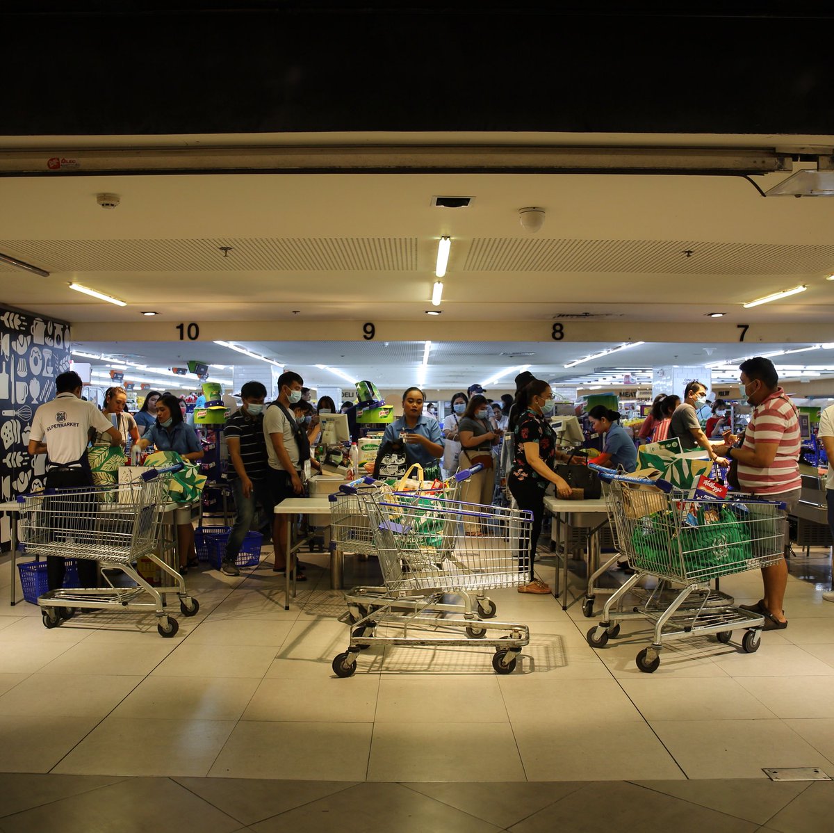 March 14: The final shop before the implementation of curfews and 30-day lockdown of  #Manila starting tomorrow in an attempt to slow the spread of  #covid19  #philippines  #coronavirusph  #coronavirus  #covid_19  https://www.instagram.com/p/B9tzsoWHmfu/?igshid=jrmuh07gqpo1