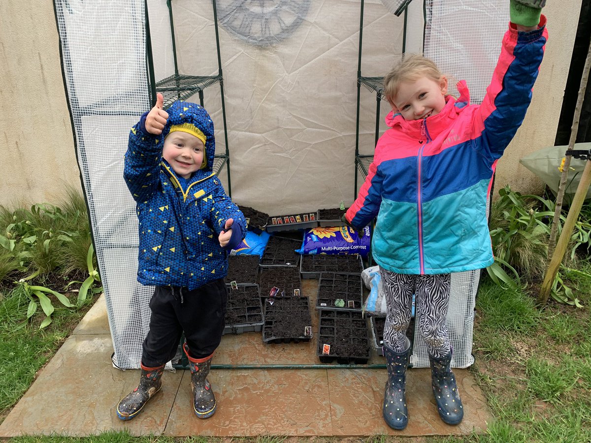 ldufty's tweet photo. 4 hours of gardening fun. I love that they really enjoy it too. We have sown all sorts of veggies 🌽 🍓🍅🍆🥬🥒🌶🥕🥦🧅🧄🥗 and flowers 💐. Fingers crossed my Lidl’s garden-house doesn’t blow away tomorrow 😬💨 https://t.co/KX9x4thb7L