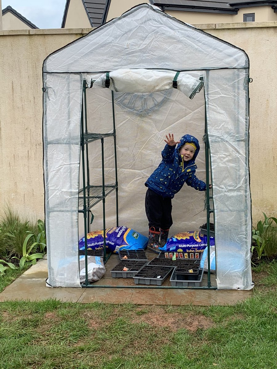 ldufty's tweet photo. 4 hours of gardening fun. I love that they really enjoy it too. We have sown all sorts of veggies 🌽 🍓🍅🍆🥬🥒🌶🥕🥦🧅🧄🥗 and flowers 💐. Fingers crossed my Lidl’s garden-house doesn’t blow away tomorrow 😬💨 https://t.co/KX9x4thb7L
