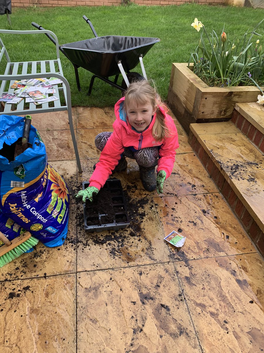 ldufty's tweet photo. 4 hours of gardening fun. I love that they really enjoy it too. We have sown all sorts of veggies 🌽 🍓🍅🍆🥬🥒🌶🥕🥦🧅🧄🥗 and flowers 💐. Fingers crossed my Lidl’s garden-house doesn’t blow away tomorrow 😬💨 https://t.co/KX9x4thb7L