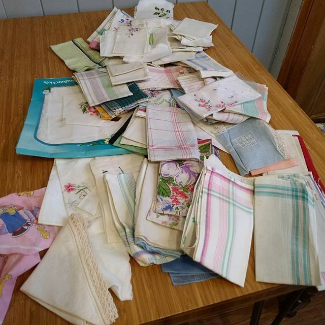 Further hankie haul from my mum in law's things.

#hankies #ifyouownitandneveruseitwhatsthepoint #collection #ecofriendly ift.tt/39SLJ0H