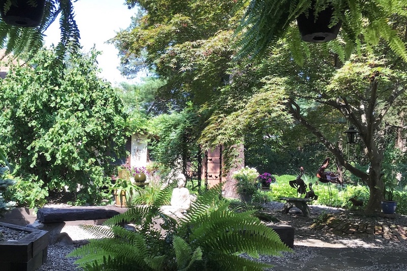 Spunkauthor's tweet image. Peace, from a front porch in Rifton, New York dlvr.it/RRtjhX