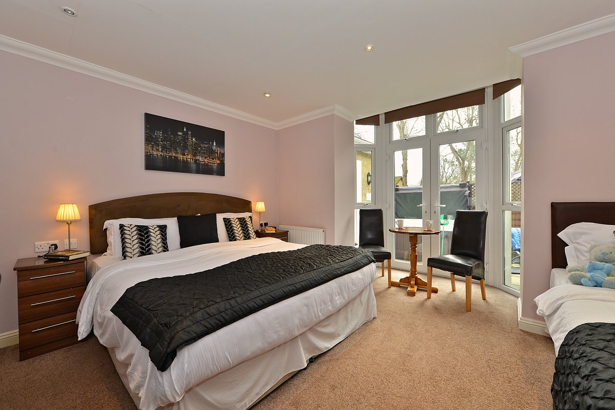 Home from Home by Hamptons International tweet media