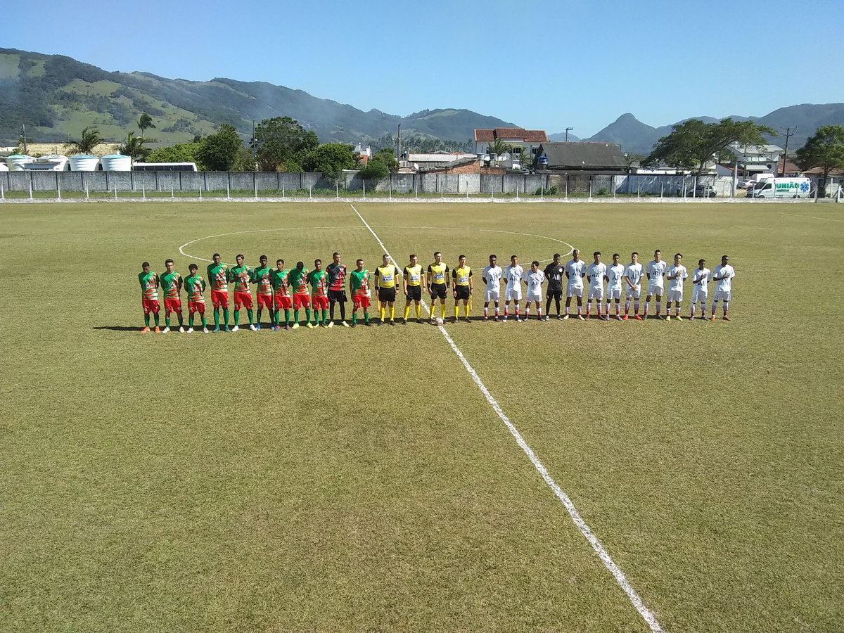 florianopolisfc's tweet photo. Hino nacional e do Estado de Santa Catarina executados no Estádio Amadeu Moisés. A bola vai rolar para Florianópolis x Águia do Litoral. https://t.co/16rVO3kOpw