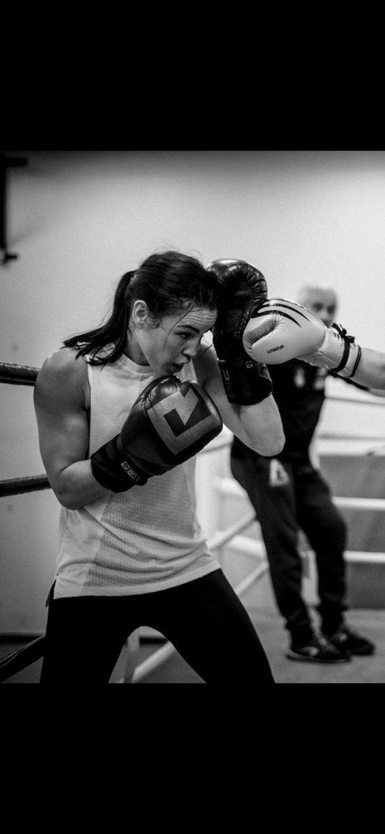 ElhemMekhaled's tweet photo. The greatest failure is to be without courage to dare
.
#DiamondBoxer💎🥊
#boxingnews #boxing #fight #femalfighter #girlpower https://t.co/YYqhE1BPmR