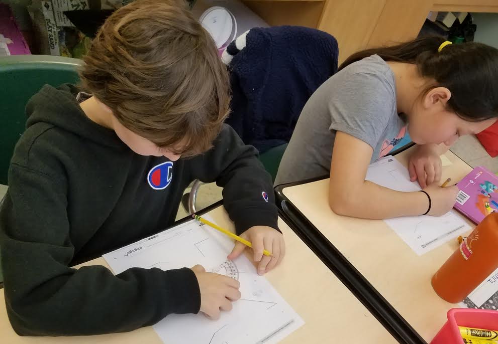 QRSWolfsonClass's tweet photo. Recent scenes from 4W - Practicing measuring angles using protractors - we are being very precise #qrspride https://t.co/RyYsMdaWU5