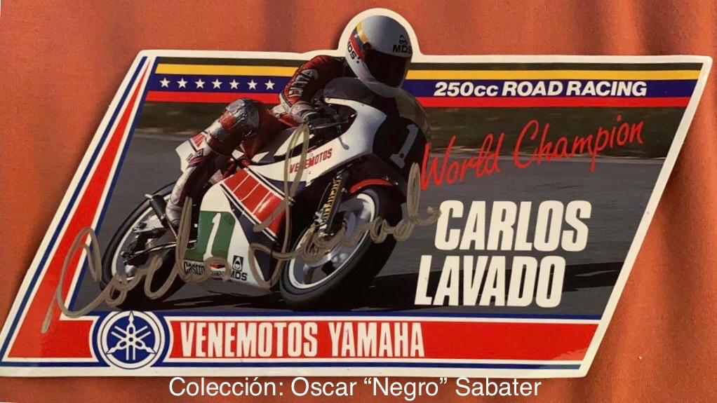 johnnycecotto1's tweet image. El pana Oscar Sabater, universalmente conocido como “El Negro” Sabater, compartió esta calcomanía del entonces One Time World Champion, porque por el número y la moto, corresponde a la temporada 1984 en 250cc. El autógrafo es absolutamente auténtico 🇻🇪🏁 @protoctano