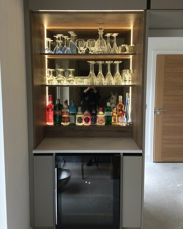 roses_build's tweet photo. Tidied up the gin bar today so now I need to restock.  What’s your favourite gin? I’m a big fan of the @edinburghgincompany
#ginbar #gin #ginbars https://t.co/MAmqsOC1lJ