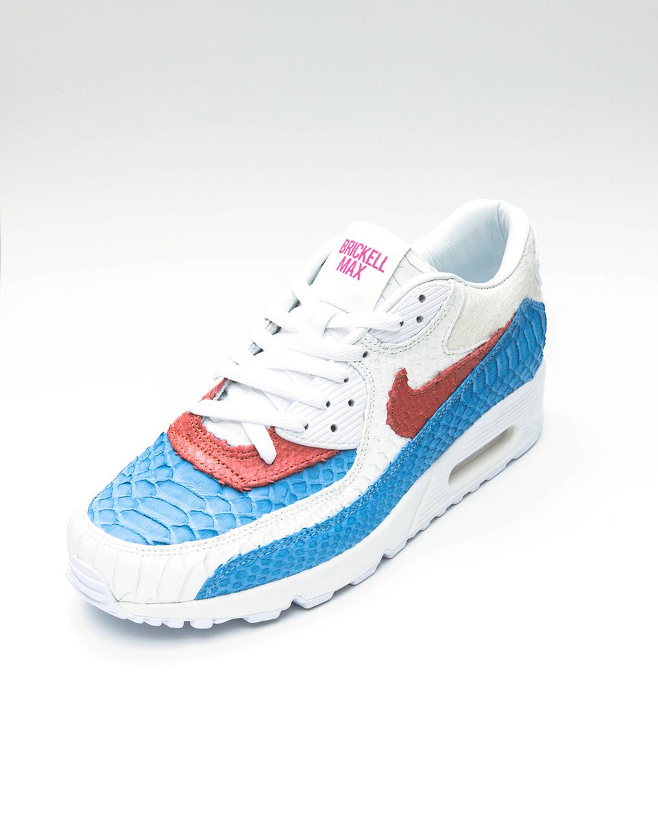 GarrixonStudio's tweet photo. Miami vibes. This pair was inspired by the neighborhood of Brickell, Miami - drawing inspiration from the ocean and architecture. #GarrixonStudio #GarrixonCreates #CustomSneakers #FootwearDesign https://t.co/e9ek5NCzn0