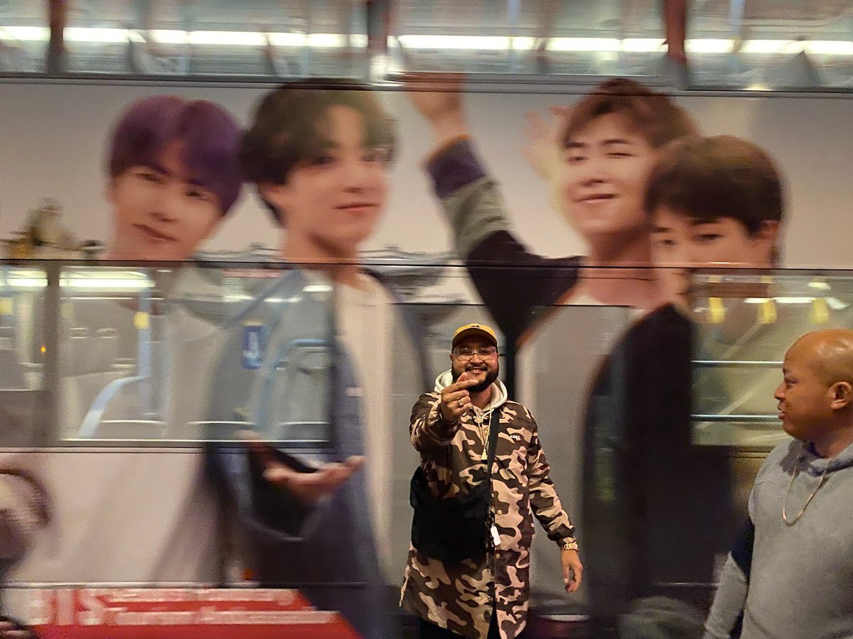 HereForBTS9's tweet photo. My brother really caught a bts bus passing by while in vegas and snapped it real quick LOL #btsarmy @BTS_twt #LasVegas https://t.co/o0OmsqCa8u