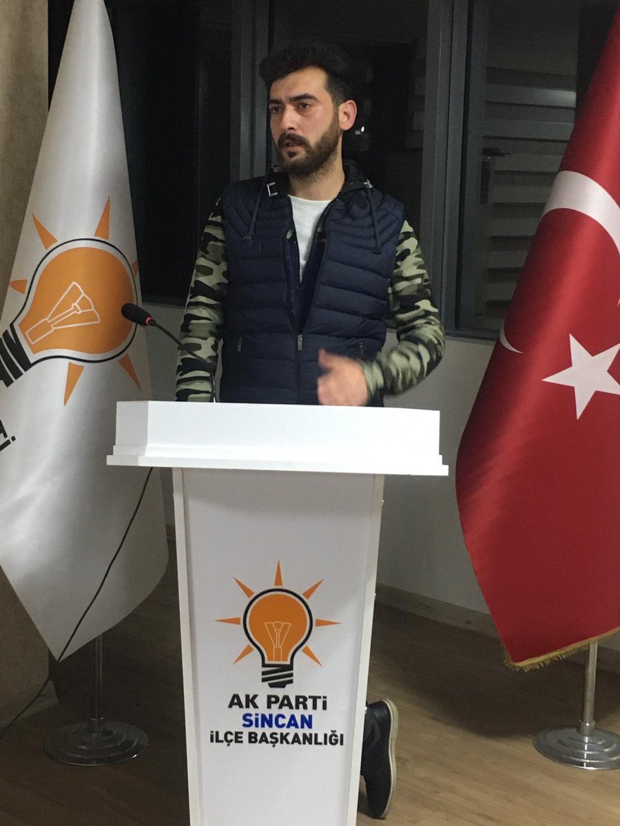 sincanyenisecmn's tweet photo. Aklıselim Sincan ailesiyle omuz omuza çalışan ve desteğini hiç esirgemeyen abimiz,Burhan BİLGİ'ye emekleri için en derin saygı, sevgiveteşekkürlerimizi sunar yeni görevinde başarılar dileriz@burakyildiz06 @umitcanuludag @YeniSecmnAnkara @MuhsinCanErcan @Ensskaplann @burhan1bilgi https://t.co/8rZqSD4xIB