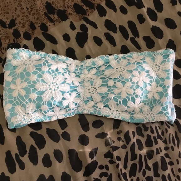 jbunae's tweet photo. So good I had to share! Check out all the items I'm loving on @Poshmarkapp #poshmark #fashion #style #shopmycloset #cabi #rue21: https://t.co/XRs4eMDt6b https://t.co/mpSHNUdNOu