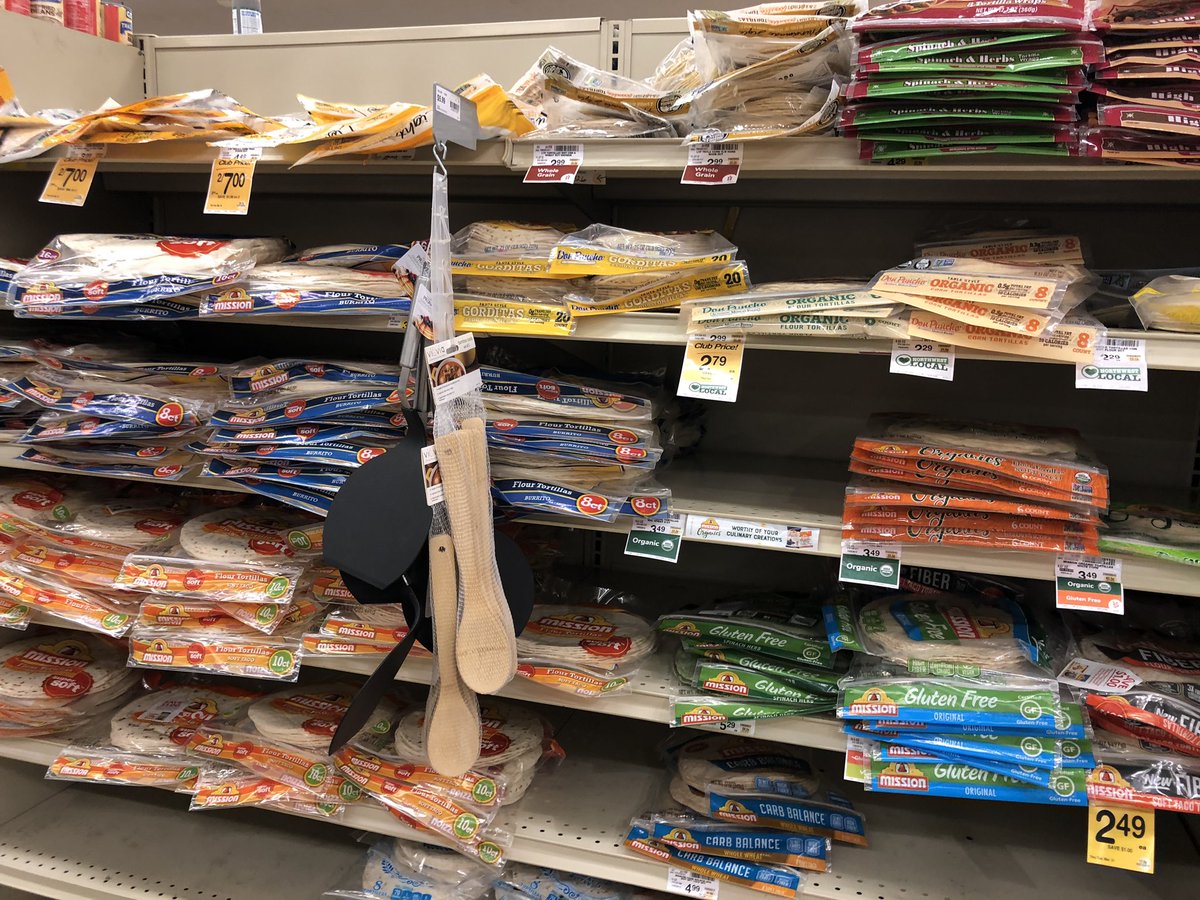 RobGalyen's tweet photo. Pandemic purchasing... Is it a racial thing?
Bread vs Tortilla Aisle
#ThingsWhitePeopleDo https://t.co/HPpYd6Vohe