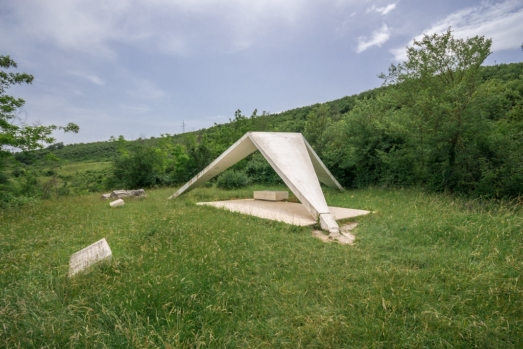 This spomenik at Sinj commemorates the 24 executed fighters of the 1st Split Partisan Detachment who were executed on this spot by Ustaše forces after they were captured in the process of rebelling against Axis occupation.